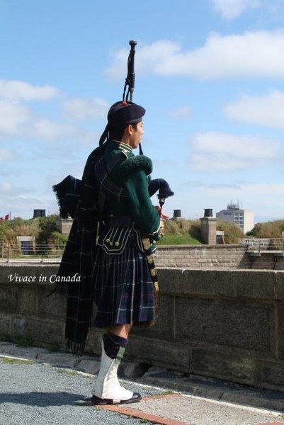 Halifax Citadel-bagpipes show