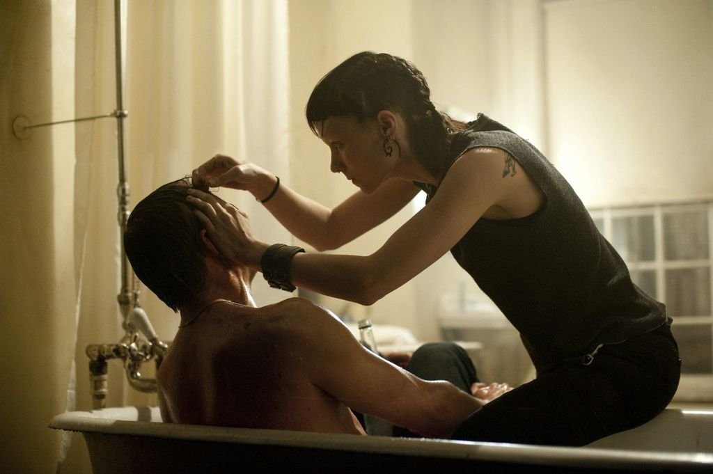 Rooney-Mara-stars-as-Lisbeth-Salander-and-Daniel-Craig-stars-as-Mikael-Blomkvist-in-The-Girl-with-the-Dragon-Tattoo-2011