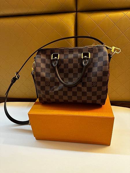 2023.12德國買LV包、LV皮夾、Burberry圍巾、