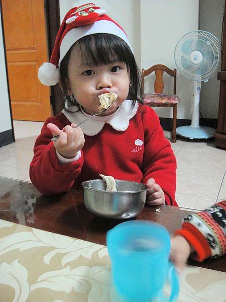 103.12.25 mina3歲 (36).jpg