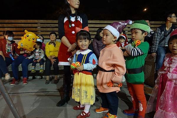 105.12.23舞動愛繽紛聖誕之夜-傑尼爾幼兒園 (11).JPG