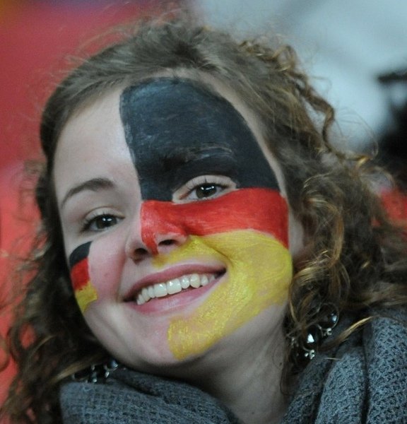 bedb60b421ce29703574cbdba724b04d-getty-fbl-wc2010-match63-uru-ger-supporters.jpg