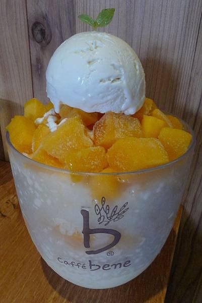 1030719-4caffe bene芒果刨冰$200.JPG