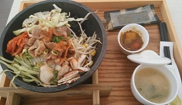 1040608-8韓式月見石鍋拌飯$290.jpg