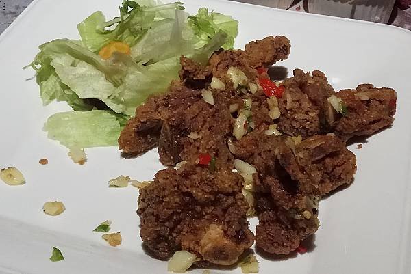 1061027-8金色三麥椒鹽排骨.jpg