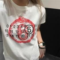 Maison Margiela Tシャツ グラフィック 赤い