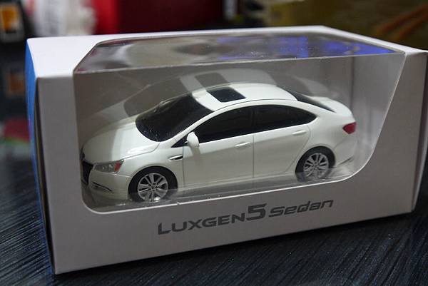 LUXGEN5 Sedan 1:43模型車~