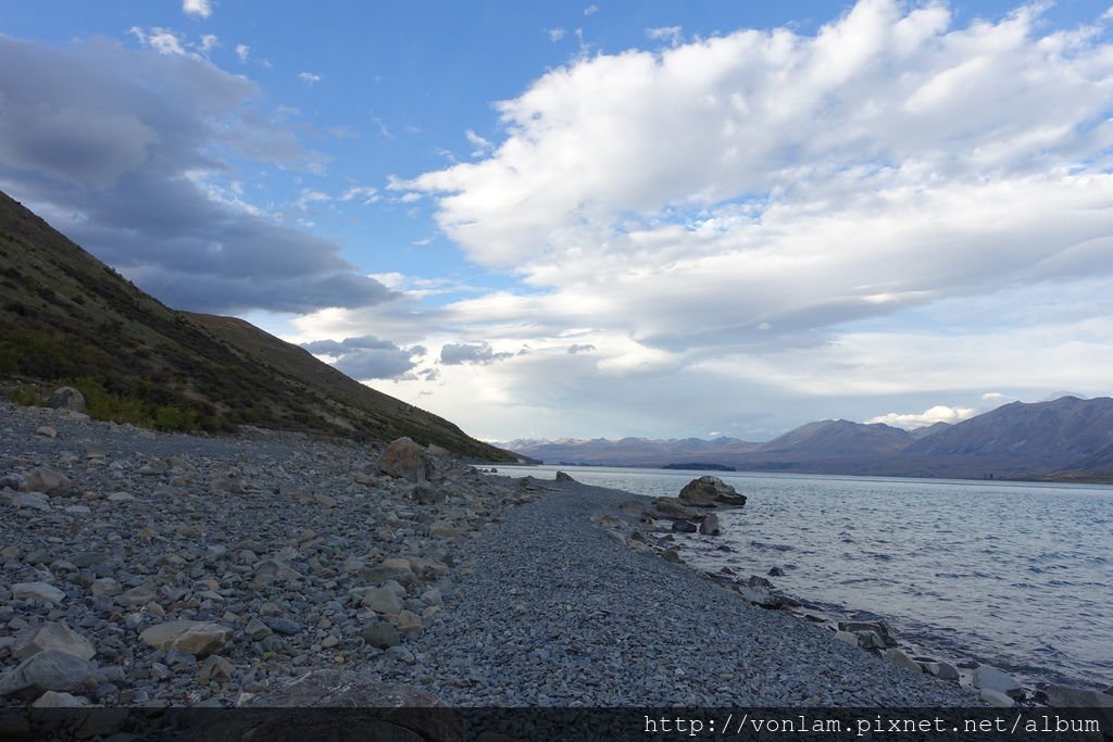 Lake Tekapo_Mount John path.JPG