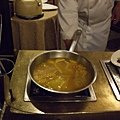 悉心為每一位客人製作甜點。.JPG