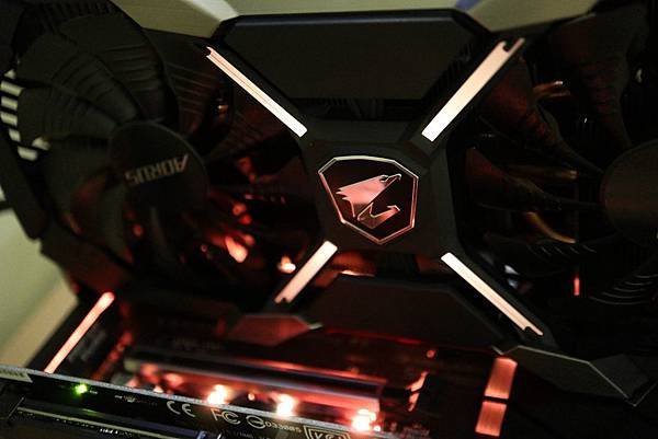 AORUS RGB Fusion X.jpg