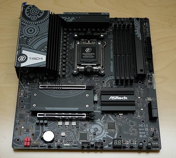 回歸太極初衷 ASRock B650E Taichi Lit