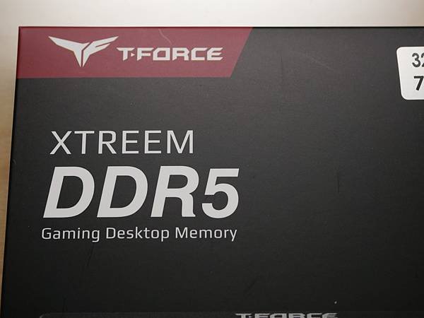 超頻專屬 T-FORCE XTREEM DDR5 玄武岩質感