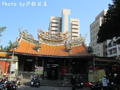 慈聖宮(Tsu-Sheng Temple)：大同區「慈聖宮小吃街」大稻埕