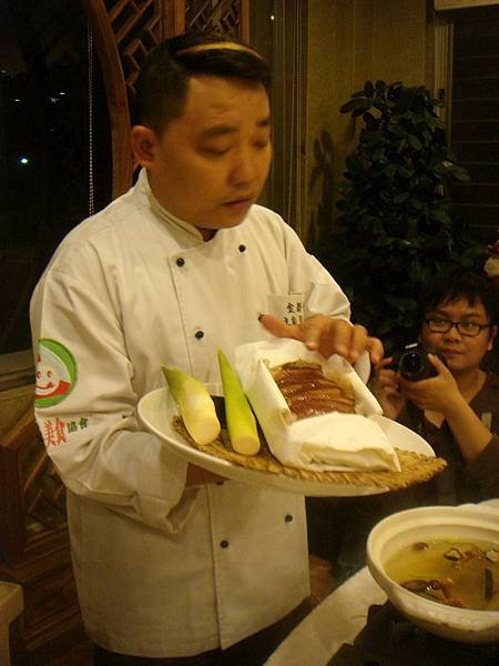 1阿宏師與肉.jpg