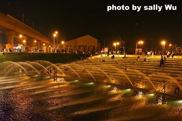 苗栗後龍客家圓樓土樓水舞秀 (2).JPG