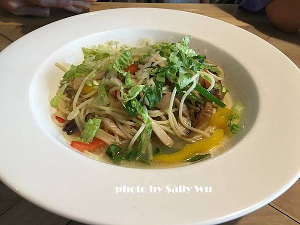 高雄棧貳庫旋轉木馬 (39).JPG