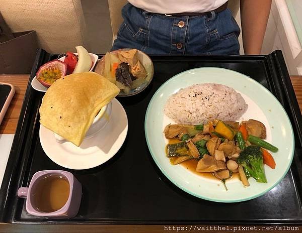[食記]-「雲林美食」-「奇香妙草蔬食館」-斗六蔬食餐廳，簡