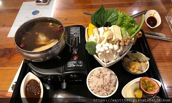 [食記]-「雲林美食」-「奇香妙草蔬食館」-斗六蔬食餐廳，簡