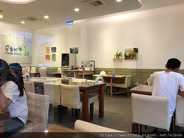 [食記]-「雲林美食」-「奇香妙草蔬食館」-斗六蔬食餐廳，簡