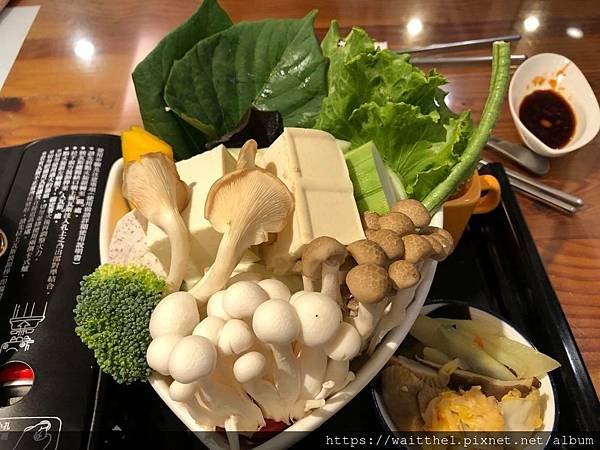 [食記]-「雲林美食」-「奇香妙草蔬食館」-斗六蔬食餐廳，簡