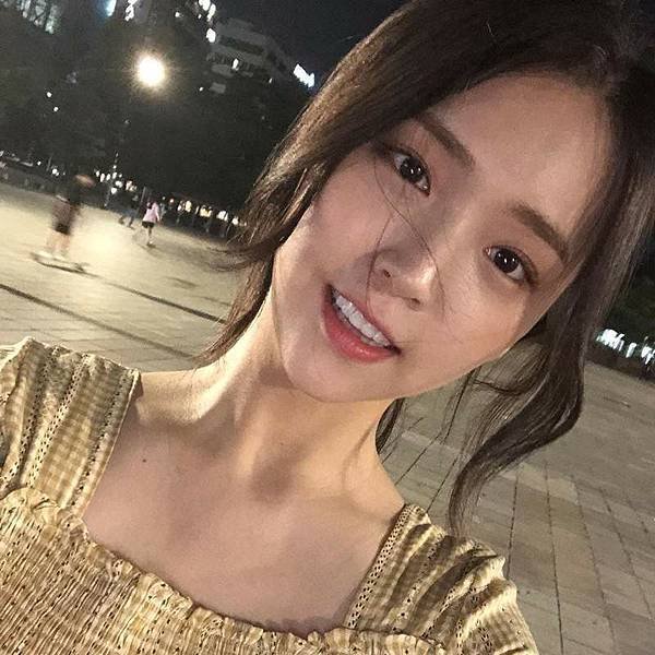 金芝恩.jpg