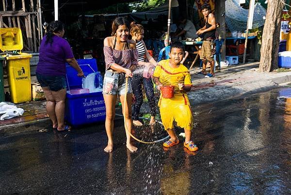 20150414Songkarn Festival-01.jpg