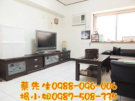 客廳 (1).JPG
