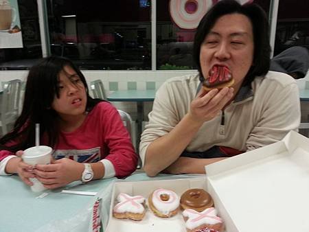 Krispy Cream-Valentine&apos;s day special