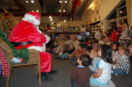 Santa Claus Solana Beach Library 003.JPG