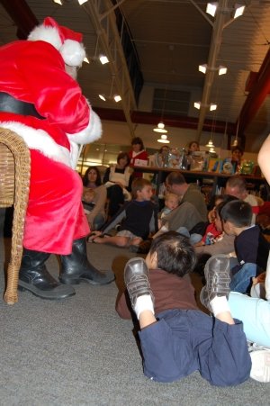 Santa Claus Solana Beach Library 012.JPG