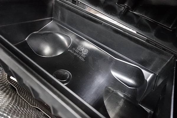 M-Benz C-Class(W205) MANN 引擎空氣