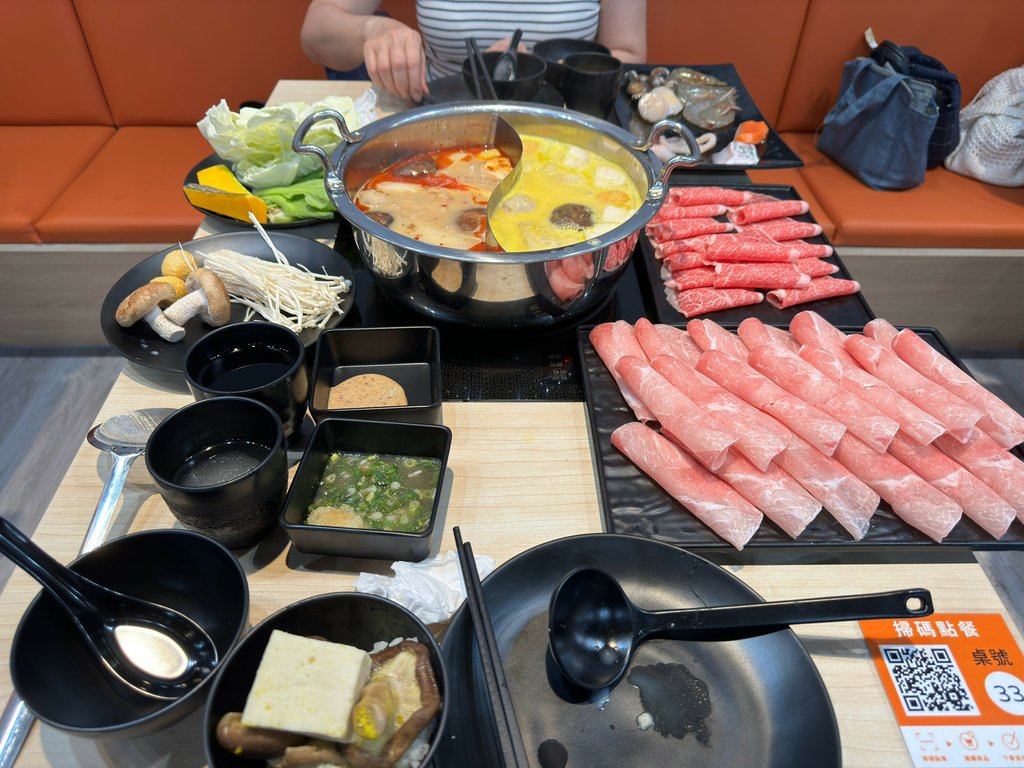 [台南.北區] 一個圓鍋火鍋店.ROUND HOT POT.