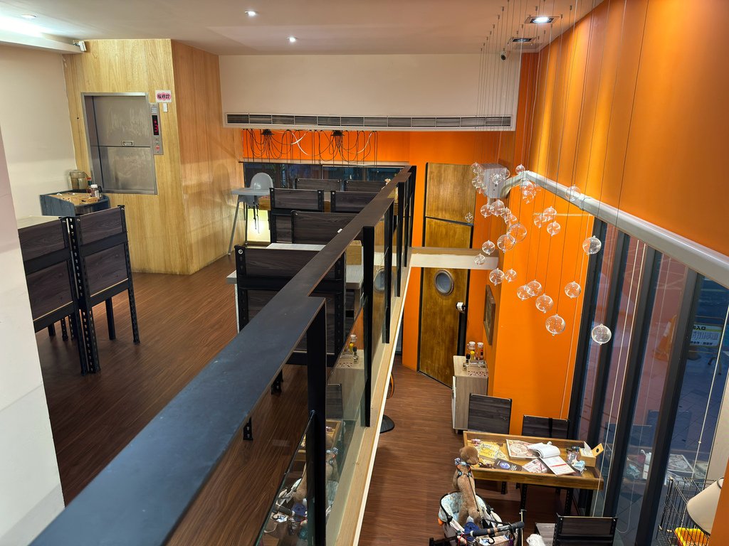 [高雄.三民] Deli Puppy 寵物友善餐廳.柴柴狗店