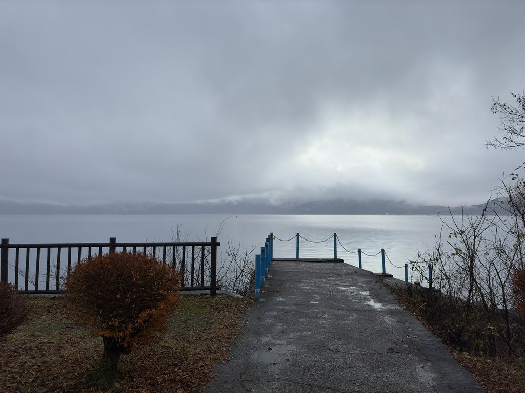 [日本.秋田] 田澤湖.散發琉璃靛藍色的日本第一深湖泊