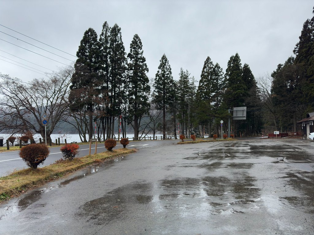 [日本.秋田] 田澤湖.散發琉璃靛藍色的日本第一深湖泊