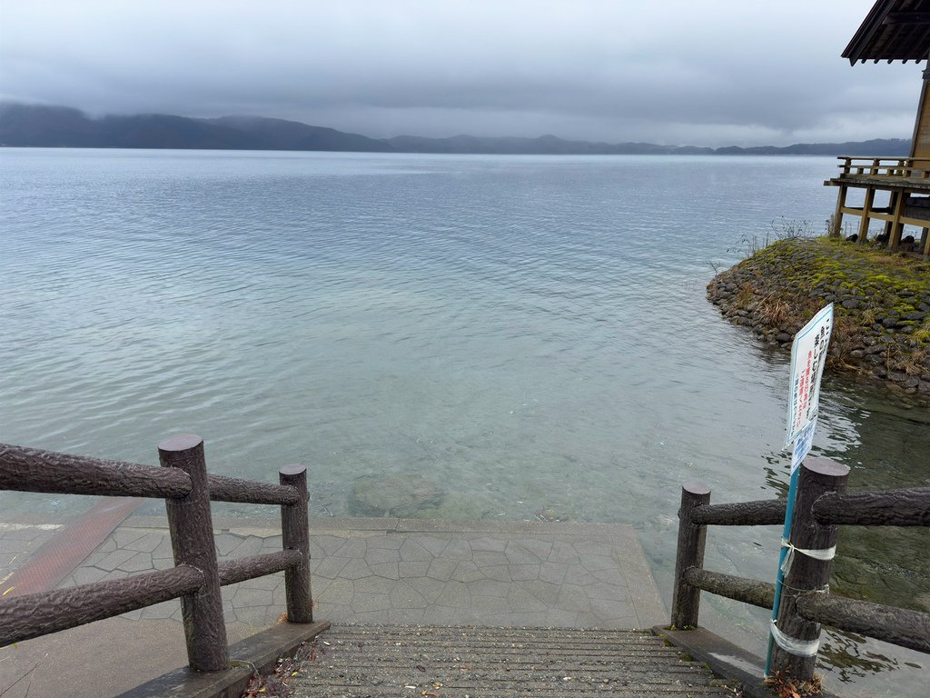 [日本.秋田] 田澤湖.散發琉璃靛藍色的日本第一深湖泊
