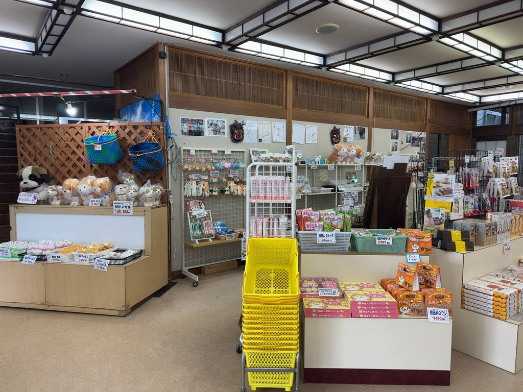 [日本.秋田] 田澤湖.散發琉璃靛藍色的日本第一深湖泊