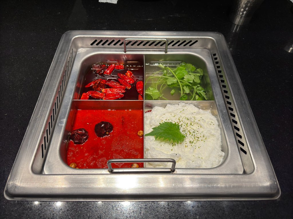 [台南.南區] 天鍋麻辣 鴛鴦鍋(台南新興店)@碳佐麻里新興