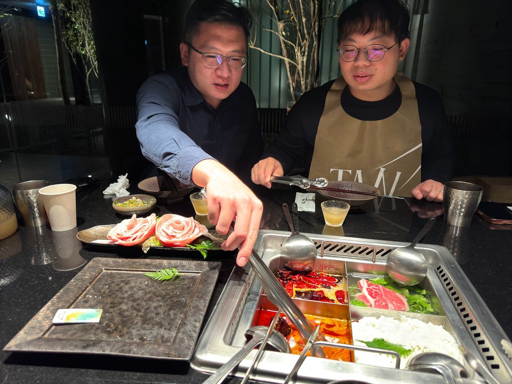 [台南.南區] 天鍋麻辣 鴛鴦鍋(台南新興店)@碳佐麻里新興