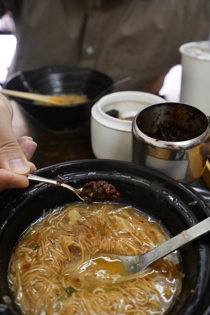 賴桑透抽蚵仔麵線萬華美食-椒麻辣醬