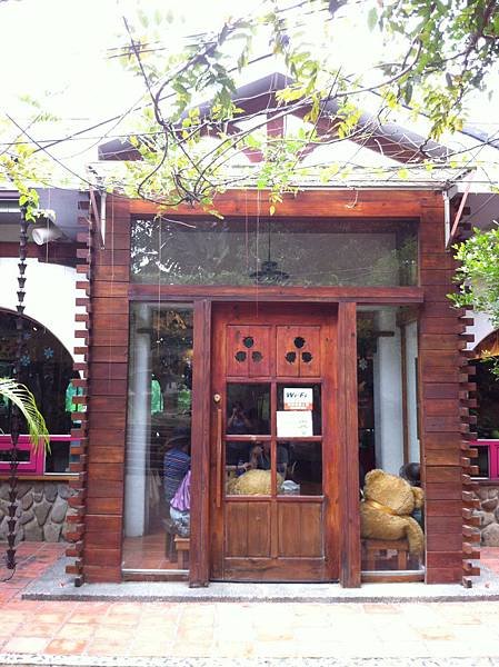 巧克力雲莊進去餐廳門口 - 複製 - 複製.JPG