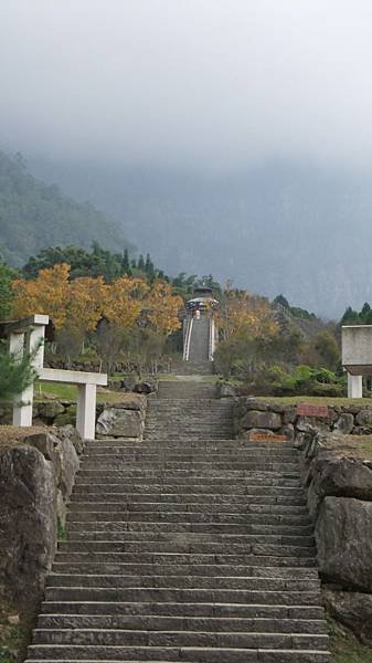 往虹橋.JPG