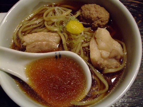 加了柚子清爽入味的湯頭