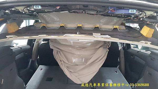 AUDI Q5 全景式電動玻璃天窗-2