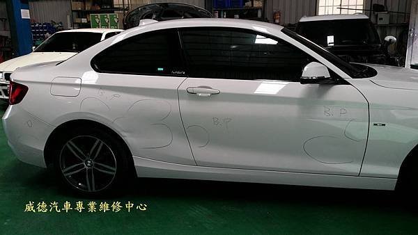 BMWF22車體鈑烤.jpg