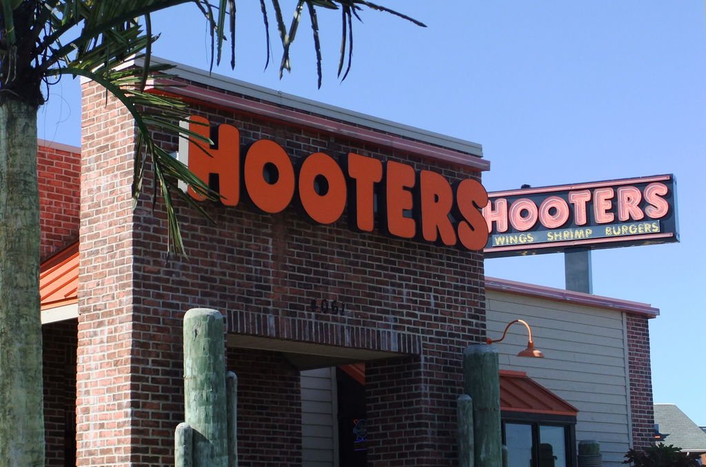 Hooters