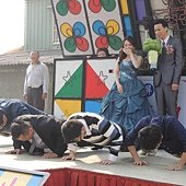 0111高雄婚宴主持+魔術汽球表演+川劇變臉+人入大氣球 (7).JPG