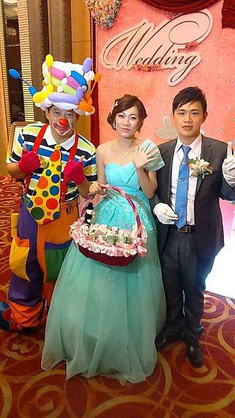 1205高雄蓮潭會館小丑汽球表演+Kitty人偶出租 (12).JPG