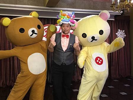 0107高雄漢王婚禮主持+魔術汽球表演+拉拉熊牛奶妹人偶出租 (11).JPG