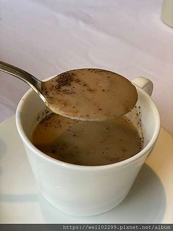 高貴不貴信義區熱門餐廳·米其林指南推薦·台北假日午間套餐｜相識恨晚！餐盤上的藝術：君悅飯店寶艾西·浪漫求婚約會慶生高檔西餐廳 (94).jpg